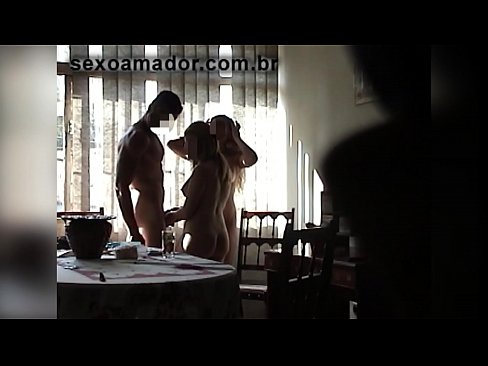 ❤️ Els amics sexuals conviden un home gegant i un trio amb ell ❌ Vídeo de sexe al ca.taxiklass.ru ❌